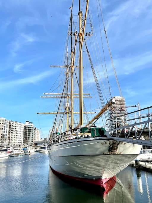 Ostend Chic, Luxe Loftstijl In Oostende Bagian luar foto
